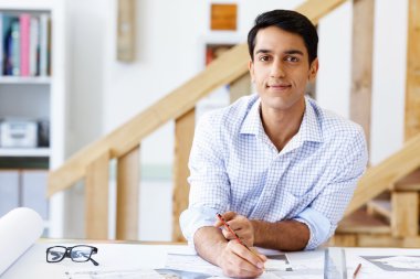 Genç adam mimar ofis