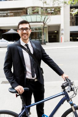 Bisikletli genç işadamları