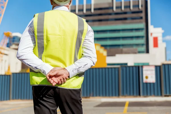 Ingenieur auf der Baustelle — Stockfoto