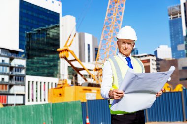 İnşaat alanında mühendis.