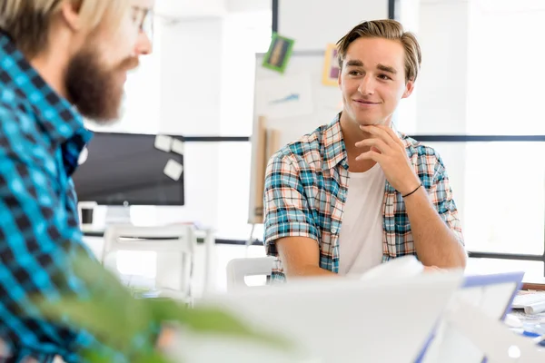 Two office workers at the desk — Stock Photo, Image