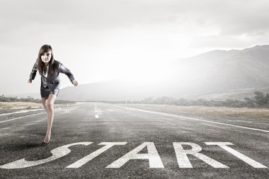 O şimdi başlatmak için belirlenir. Karışık teknik