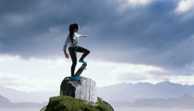 Kız kaykay binmek. Karışık teknik