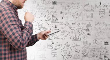 Dijital tablet kullanan adam. Karışık teknik