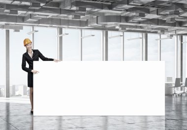 Kadın mühendis ile bayrak. Karışık teknik