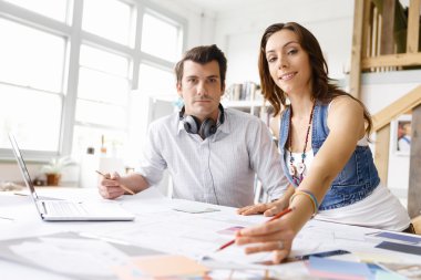 İki genç insan start-up takım