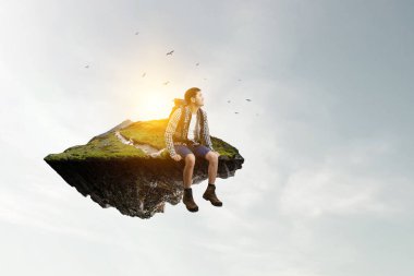 Genç gezgin dünya konseptini keşfediyor.