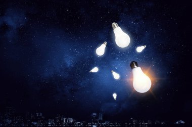 Yeniliğin sembolü olarak ampul resmi