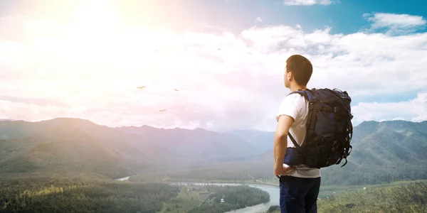 Young traveler exploring the world concept — Stock Photo, Image