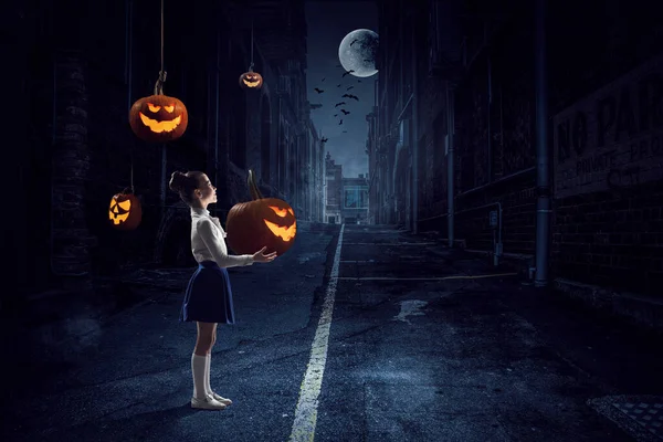 Läskig halloweenbild. Blandade medier — Stockfoto
