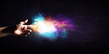 Renkli barut patlaması. Karışık ortam