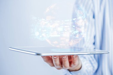 Modern teknolojileri kullanarak. Karışık ortam