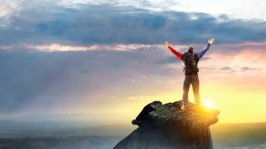 Genç gezgin dünya konseptini keşfediyor. Karışık ortam