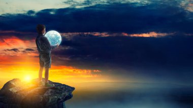 Geceleri ayı tutan çocuk