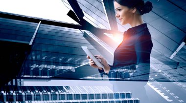 İş ve yenilik kavramı. Karışık ortam