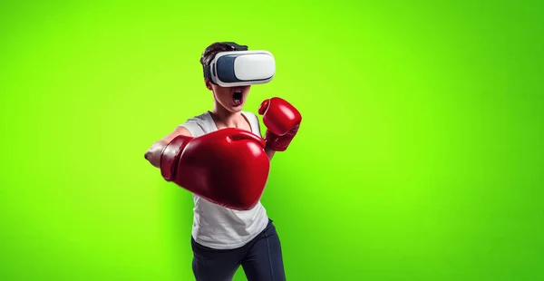 Jonge vrouw die bokst in VR glazen. Gemengde media — Stockfoto