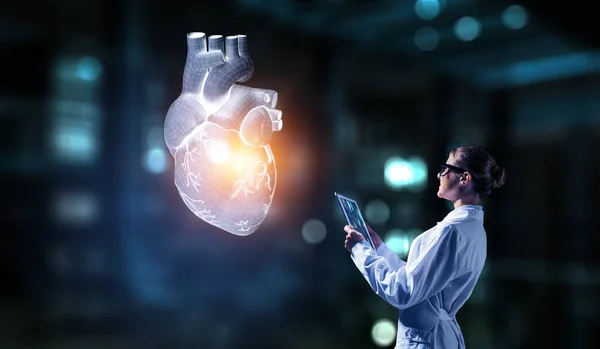 現代医学。心臓病だ。混合メディア — ストック写真