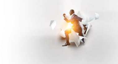 Onun başarıya ulaşması. Karışık medya. Karışık ortam