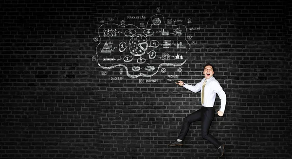 Gráfico de negocios y monitor de comercio antecedentes y hombre de negocios. Medios mixtos. Medios mixtos — Foto de Stock