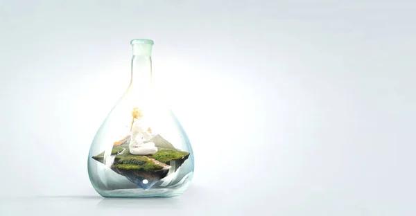 Επιχειρηματίας κάνει γιόγκα σε lotus θέτουν μέσα σε γυάλινο μπουκάλι. Μεικτά μέσα — Φωτογραφία Αρχείου