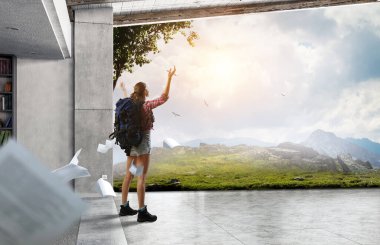 Genç gezgin dünya konseptini keşfediyor.