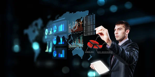 Gráfico de negocios y monitor de comercio. Medios mixtos —  Fotos de Stock