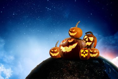 Balkabaklı Cadılar Bayramı tasarımı. Karışık ortam