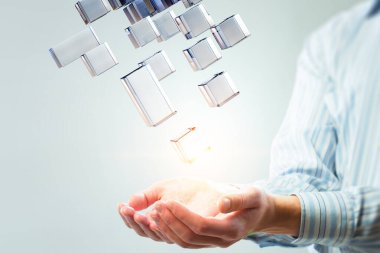 Parlayan küpler. Yenilik ve yaratıcılık kavramı