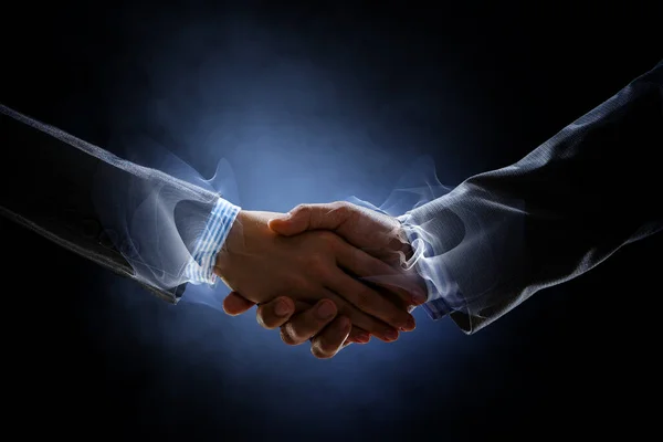 Partnerskapskoncept Bild av handslag — Stockfoto