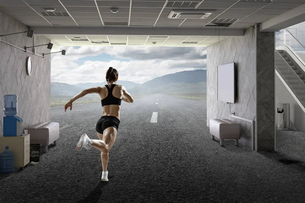 Woman running against natural landscape — Stock Photo, Image