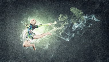 yüksek atlama kız jimnastikçi