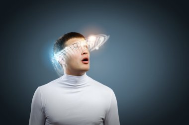 Adamın kafasına hologram