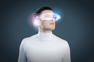 Adamın kafasına hologram