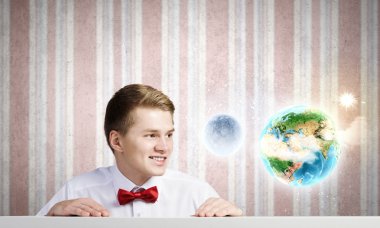 Dünya gezegeni görünen adam