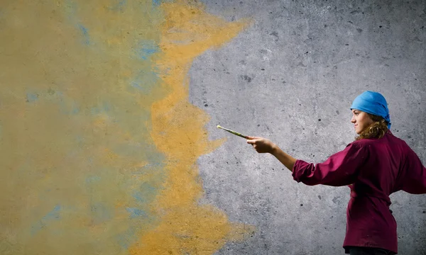 Girl painter with brush — Stock Photo, Image