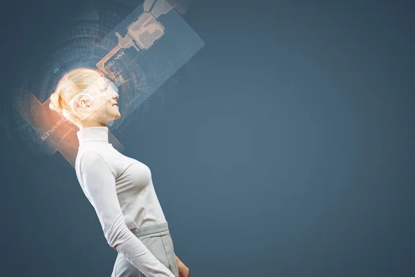 Mulher com holograma cabeça redonda — Fotografia de Stock