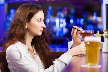 kokteyl içme bar kız