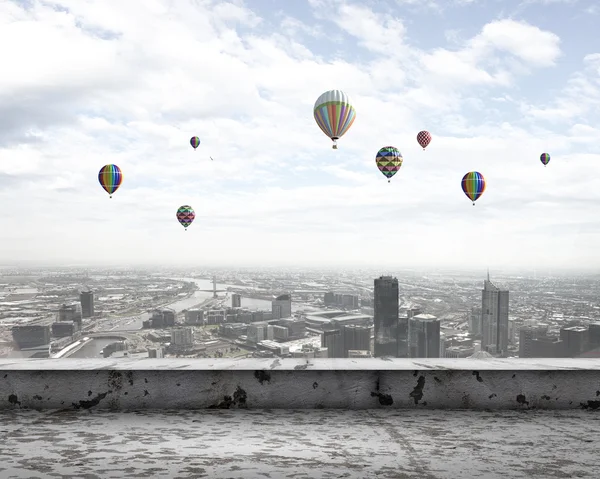 Balloons flying high in sky — Stock Photo, Image