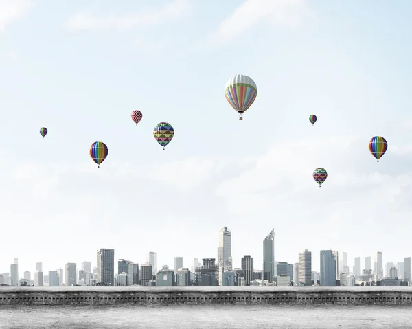 Balloons flying high in sky — Stock Photo, Image