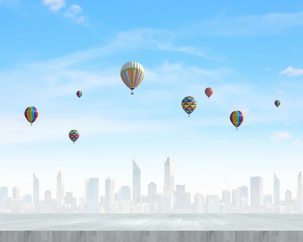 Balloons flying high in sky — Stock Photo, Image