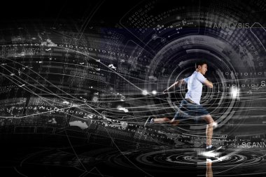 çalışan genç adam