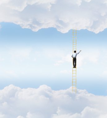 merdiven üzerinde duran işadamı