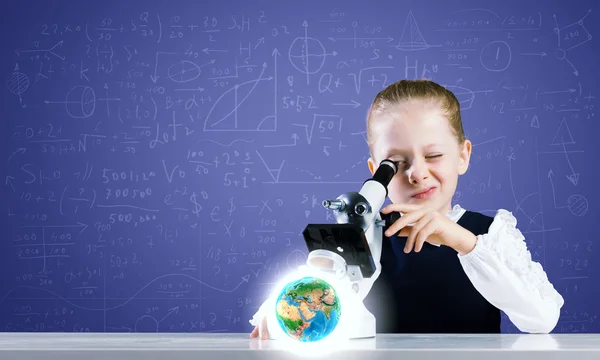 School girl at lesson — Stock Photo, Image