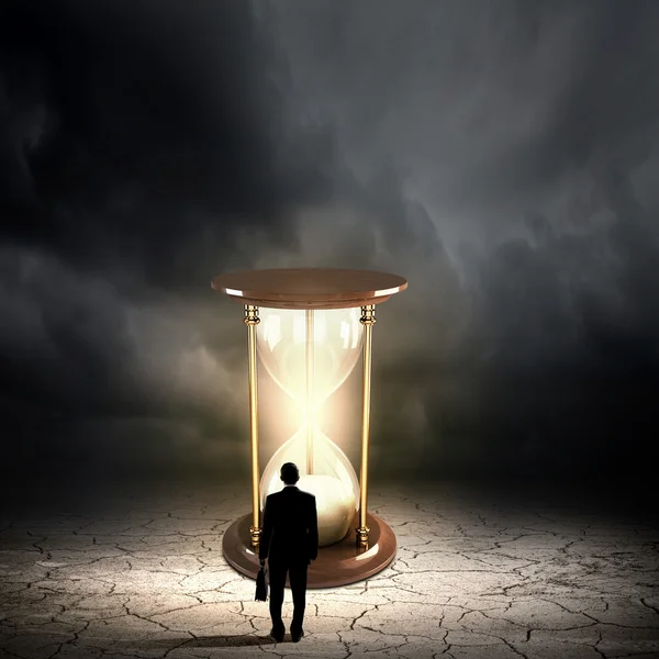 işadamı kum saati ve arka görünüm