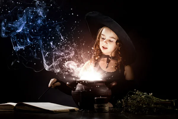 Conjuração de leitura de bruxas — Fotografia de Stock