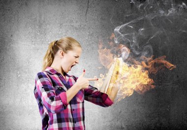 kadın holding açık kitap