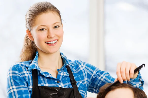 Jonge man en vrouw Kapper — Stockfoto