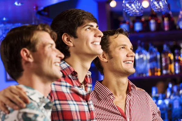 Young men watching match — Stock Photo, Image