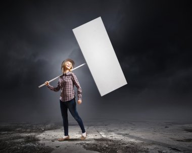 kadın taşıyan boş başlık sayfası