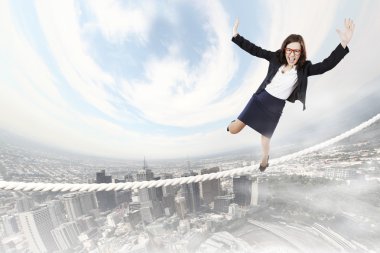 riskli iş kadını ipe Dengeleme